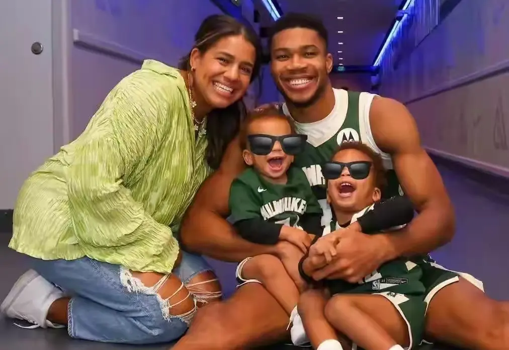 但雄鹿在今, 雄鹿为留字, 愿意签字母