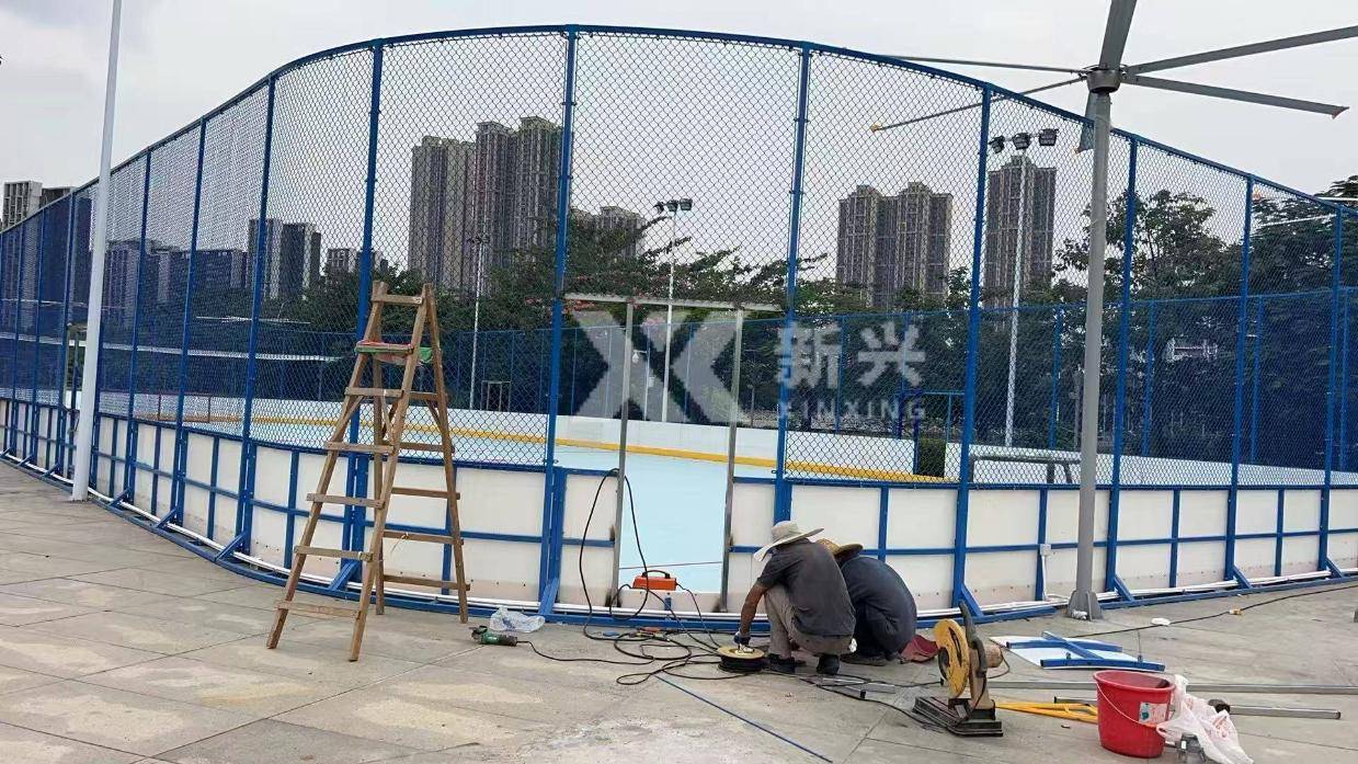 季校园里, 雪热情, 追逐冰雪梦