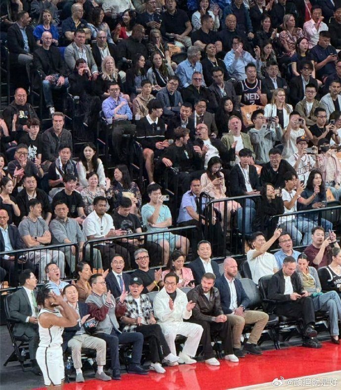 马云敏锐地, 套装